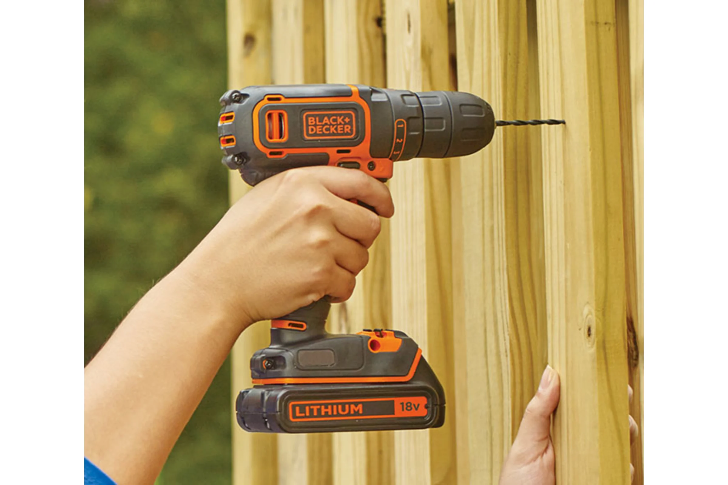 Аккумуляторная дрель-шуруповерт Black+Decker BDCDC18KB