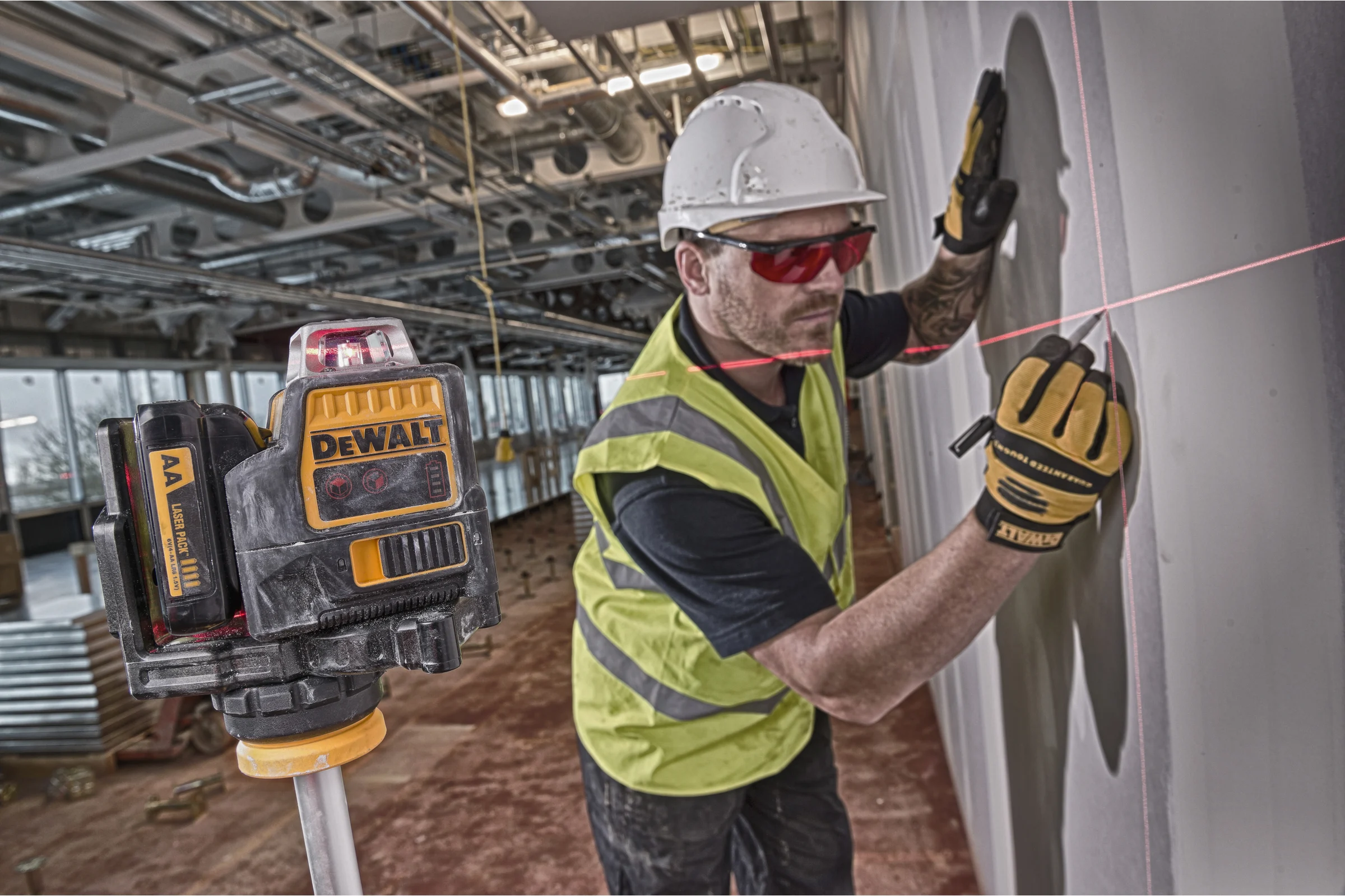 Самовыравнивающийся лазерный уровень DEWALT DCE089D1R