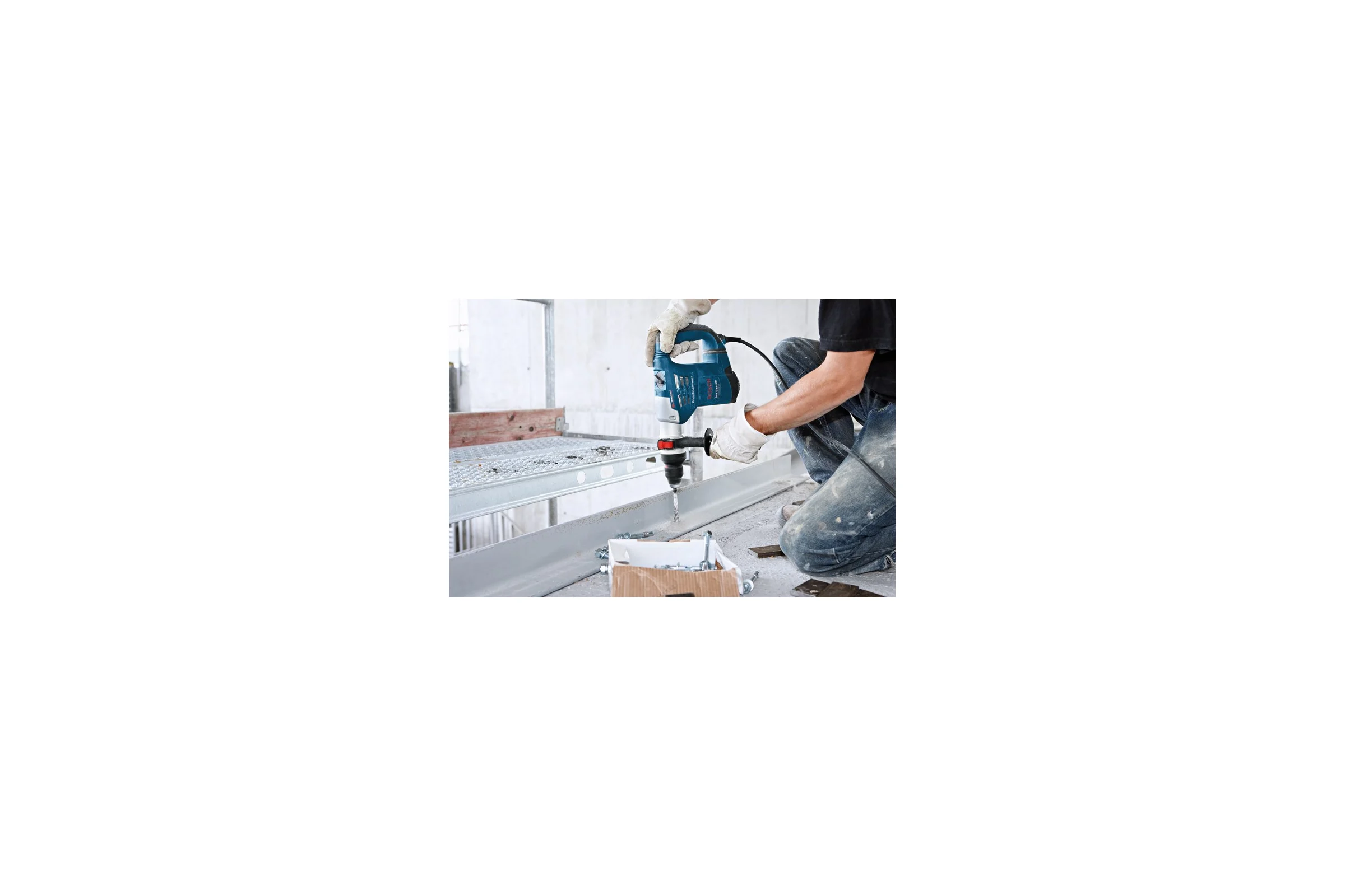 Перфоратор Bosch GBH 4-32 DFR с набором Gedore 0.615.990.J70