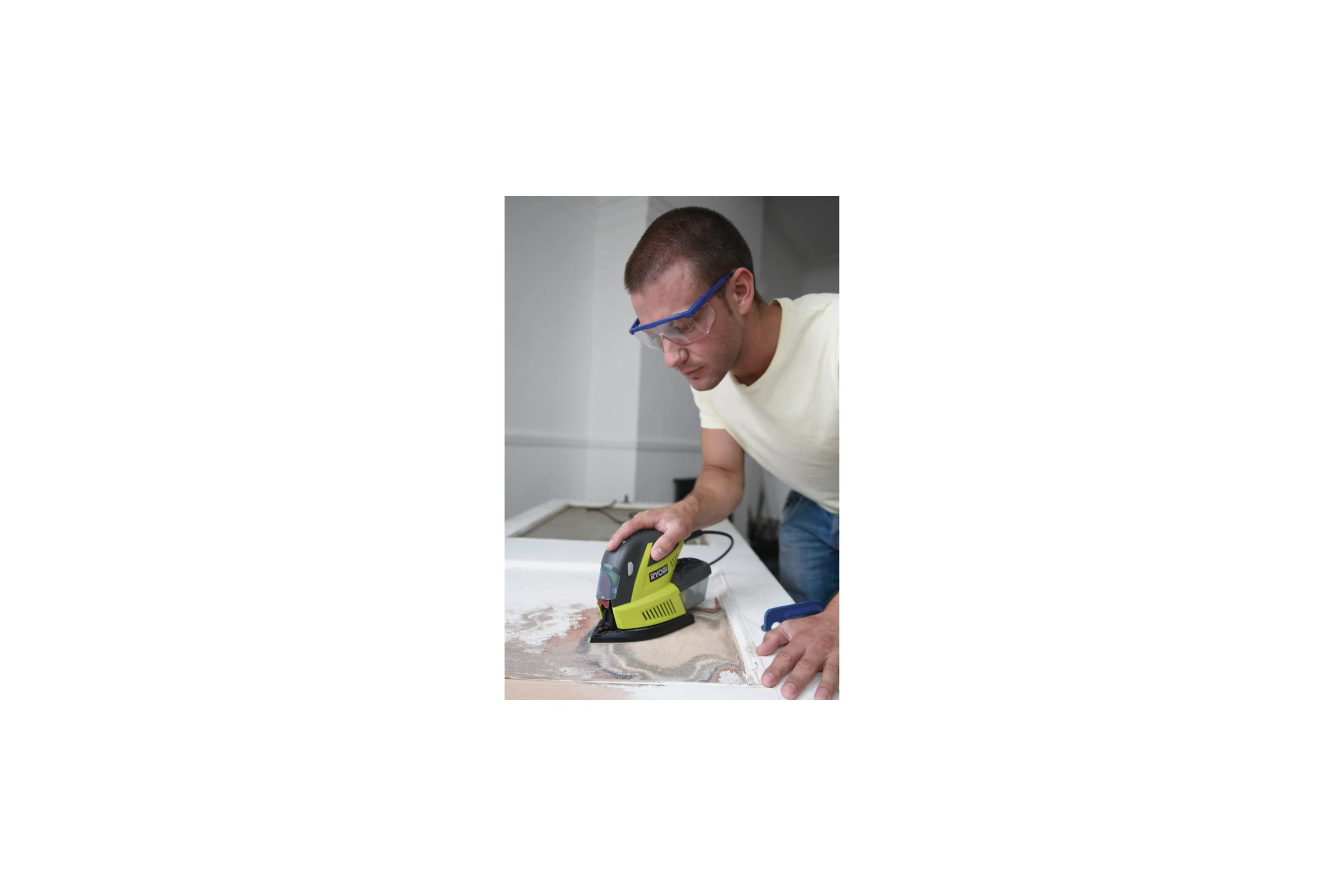 Универсальная шлифмашина Ryobi EMS180RVA30 5133000649