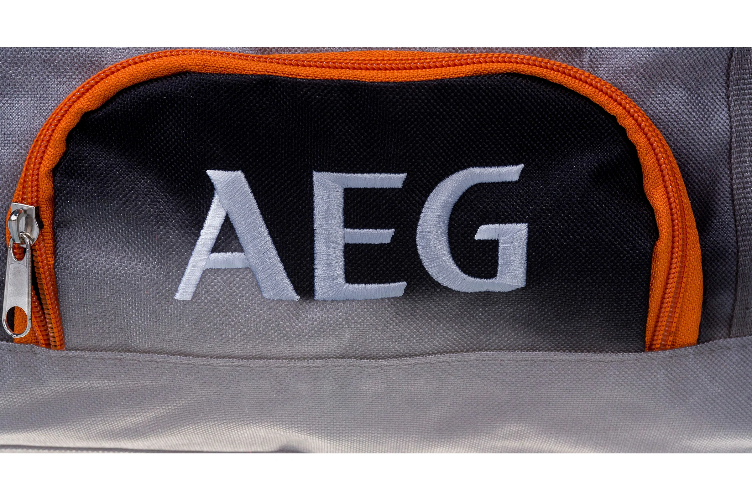 Аккумулятор (18 В; 4.0 А*ч; Li-Ion) + зарядное устройство SET L1840BL AEG 4932430359