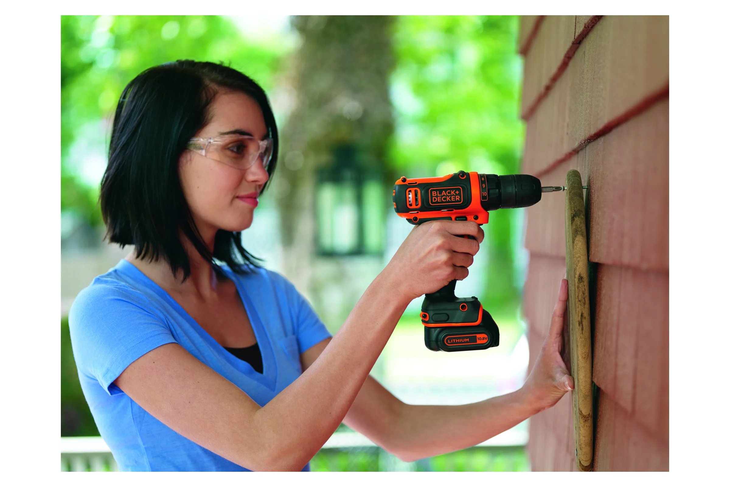 Аккумуляторная дрель-шуруповерт Black&Decker BDCDD12B
