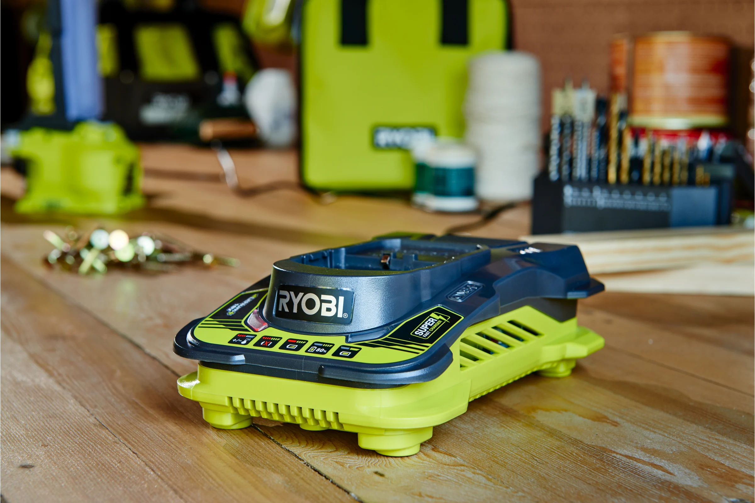 Набор Ryobi ONE+ ONE+: 2 аккумулятора 5.0Ач и зарядное устройство RC18150 RC18150-250 5133004422