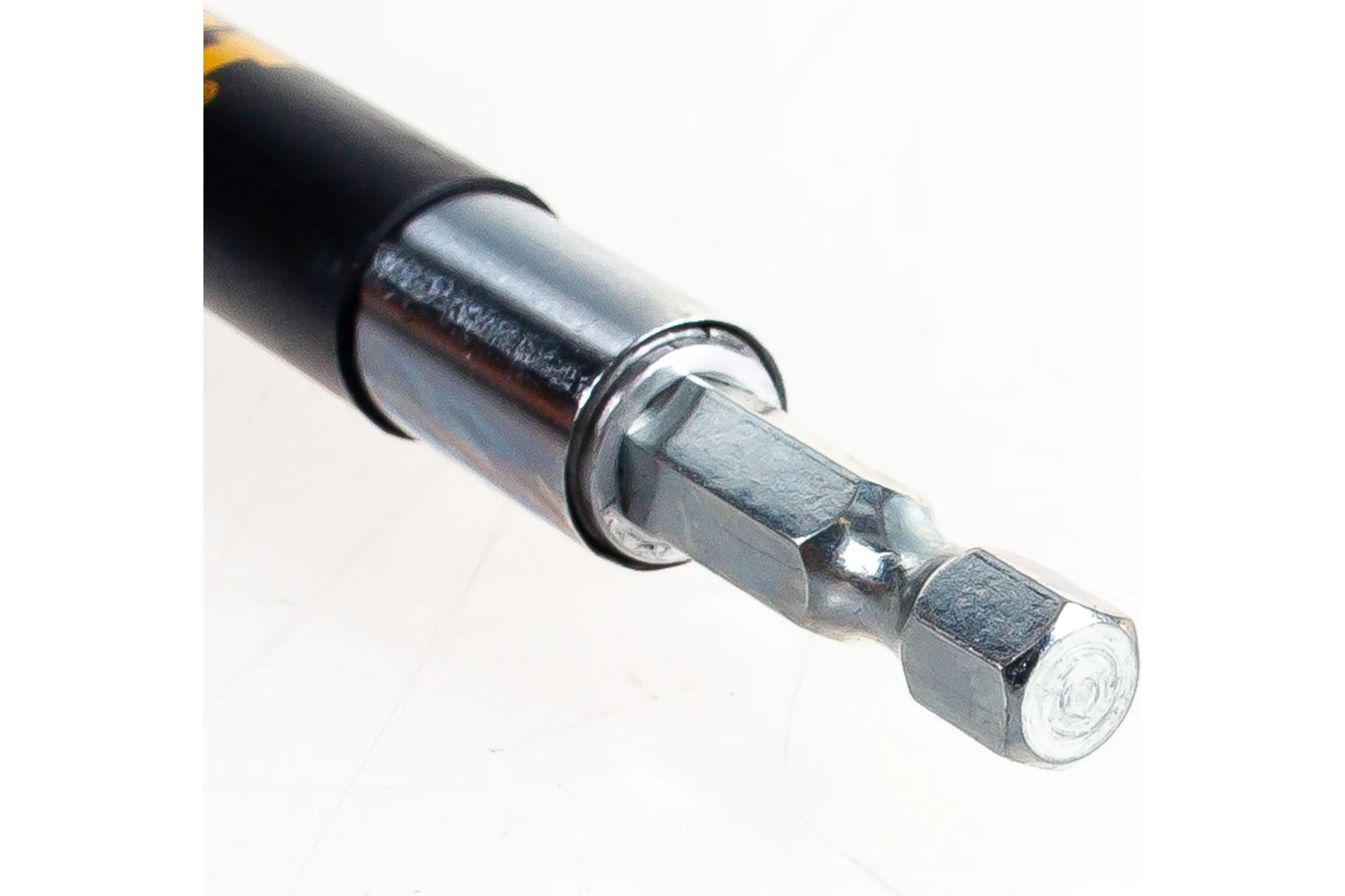 Держатель 1/4" магнитный с направляющей гильзой, 120 мм DEWALT DT7702
