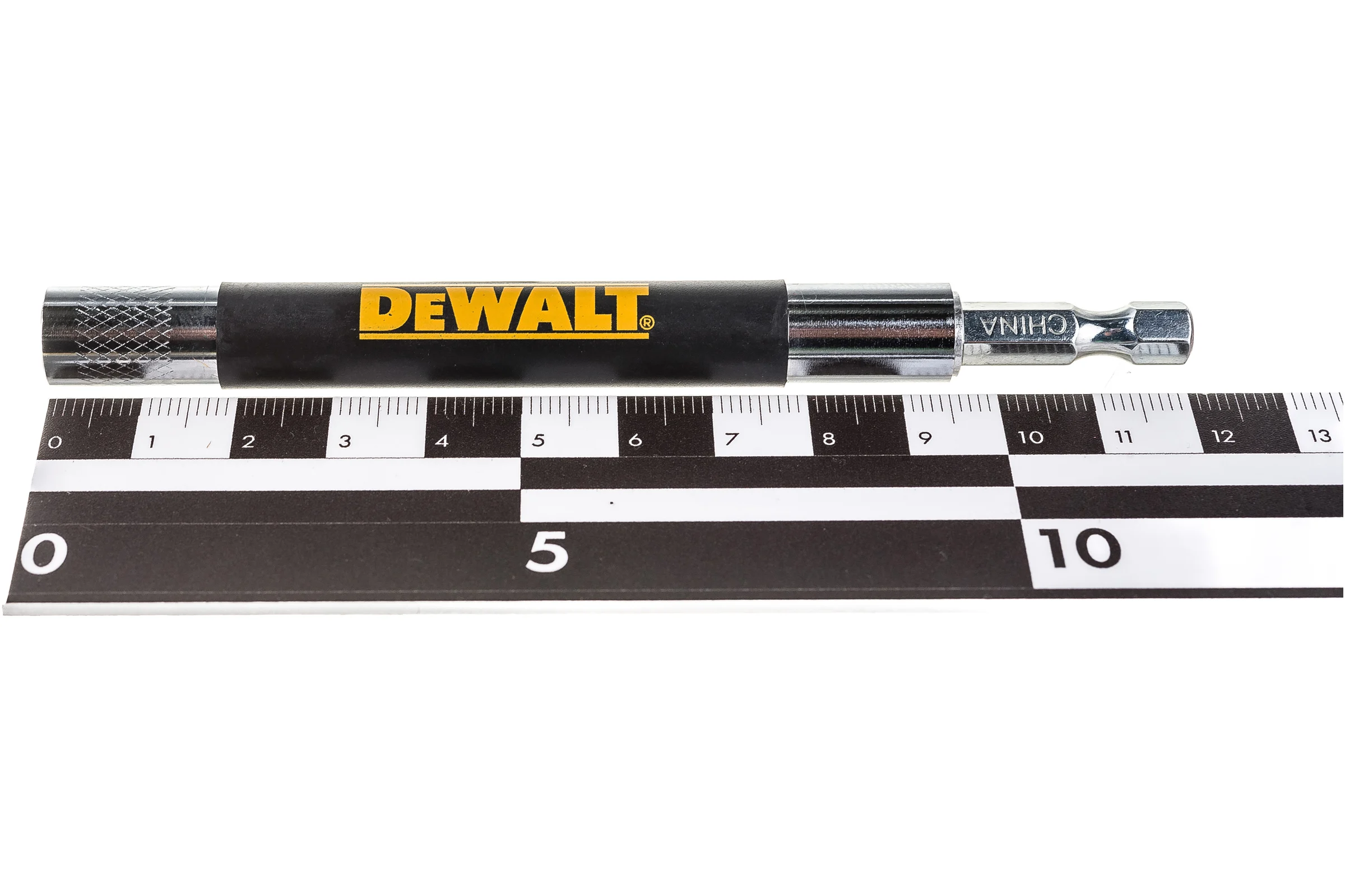 Держатель 1/4" магнитный с направляющей гильзой, 120 мм DEWALT DT7702