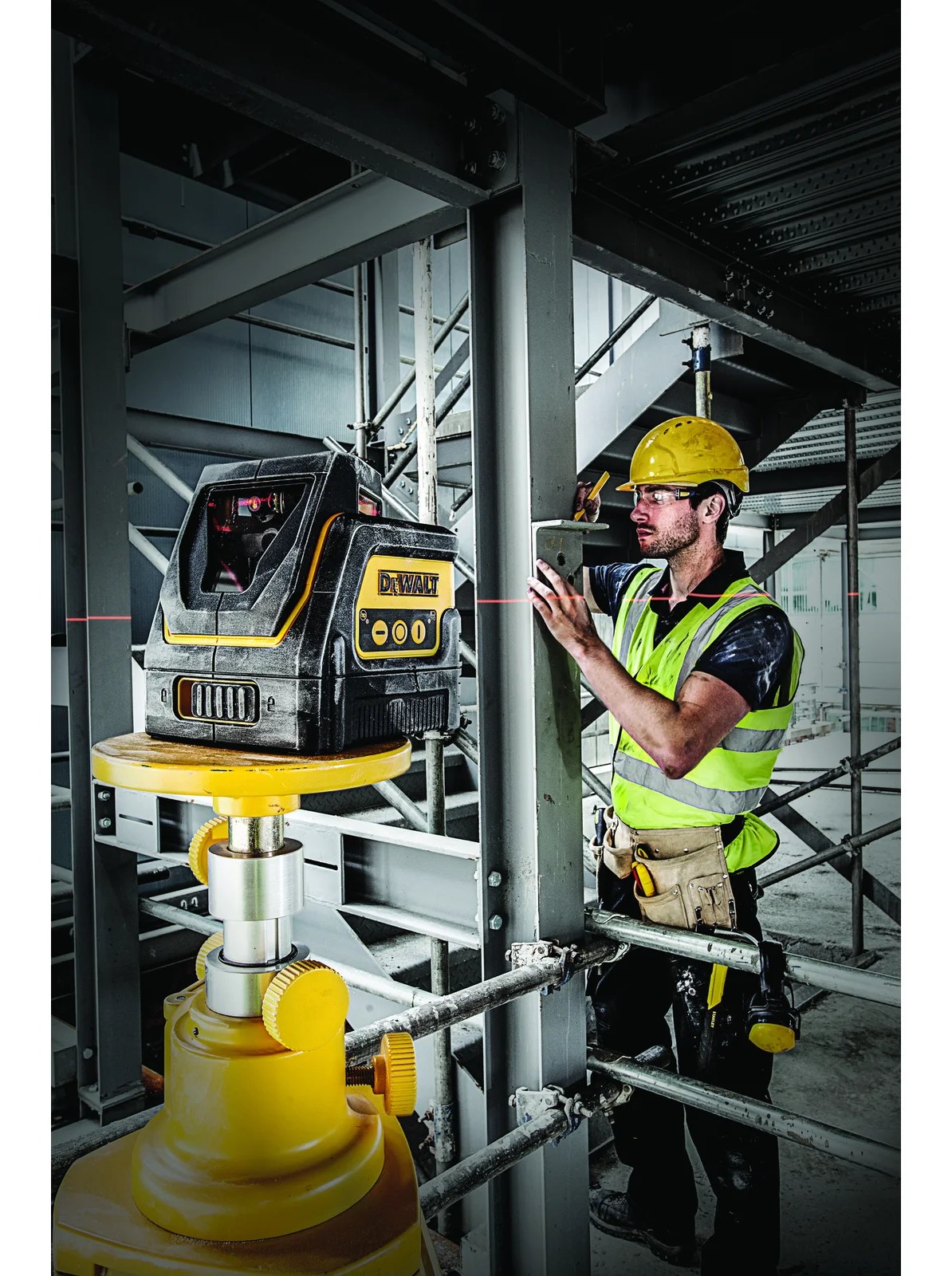 Cамовыравнивающийся лазерный уровень DEWALT DW0811