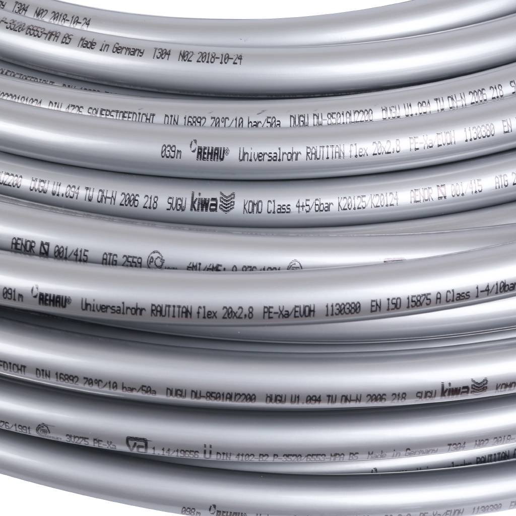 Труба универсальная РЕХАУ RAUTITAN flex 20х2.8 мм, бухта 100 м из сшитого полиэтилена PEX, 11303801100